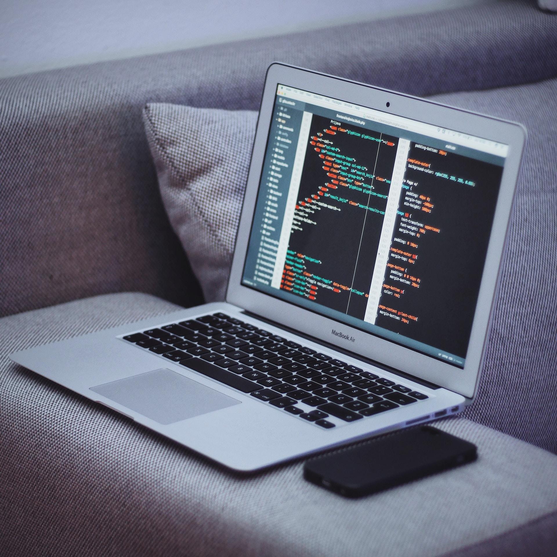 What is free dynamic web hosting?